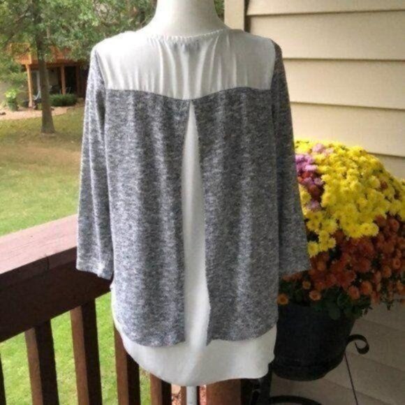 The Limited Womens XS Gray & White Layered Look Sweater Top - Picture 4 of 8